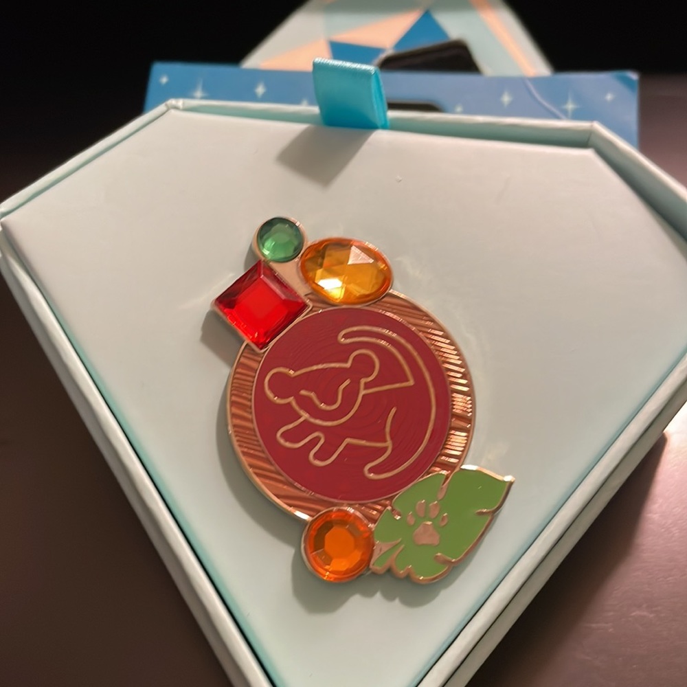 Limited Edition 1500 Lion King Disney Trading Pin